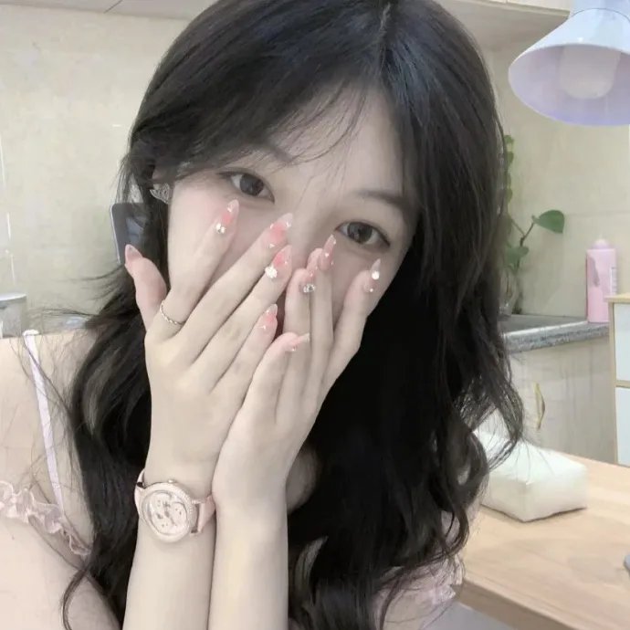 衣橱里的她1